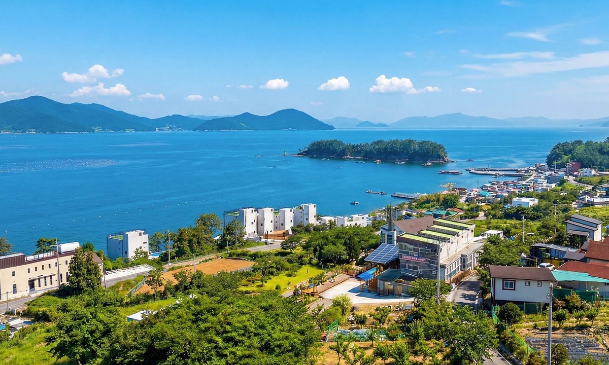 Geoje House | Geoje Sea N Blue Family Pool Villa