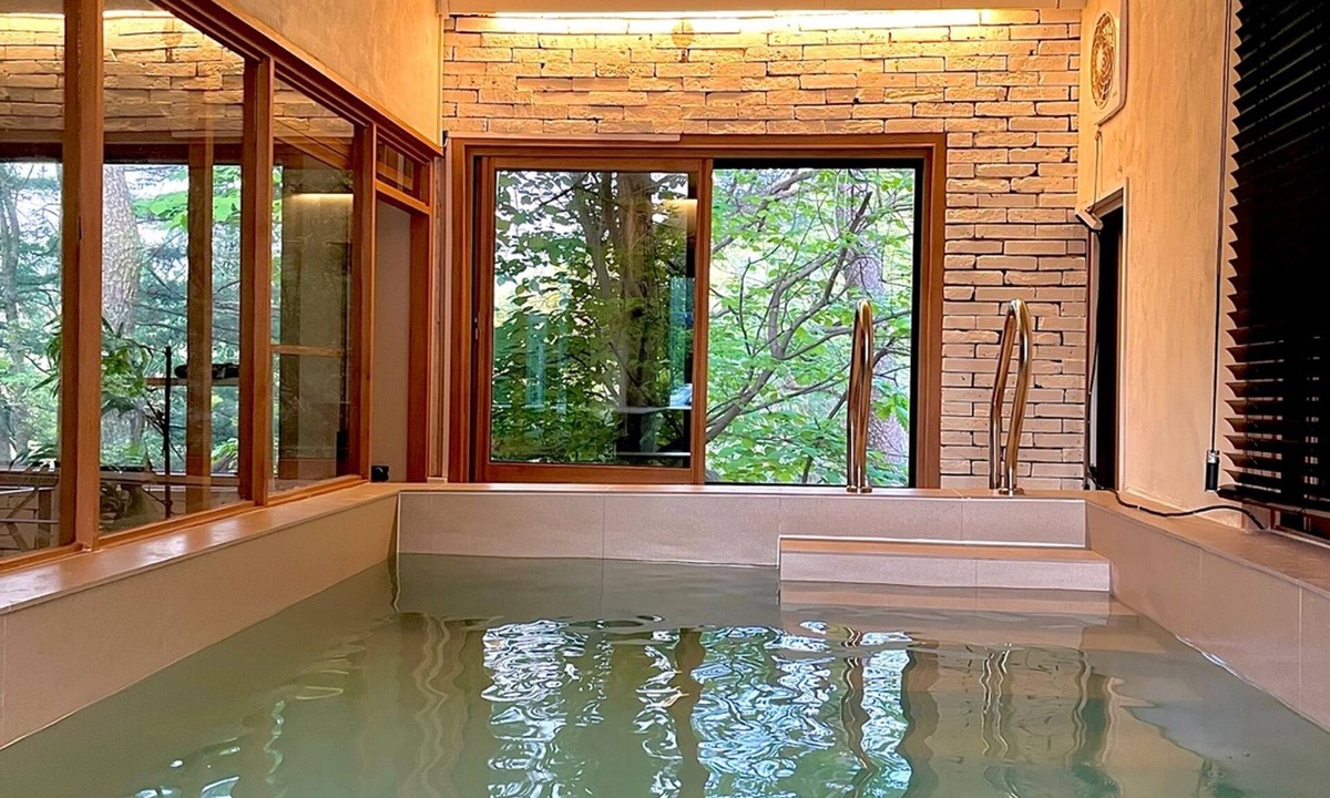Deokhyeon House | Gongganhoe-eok Private Poolvilla Pension