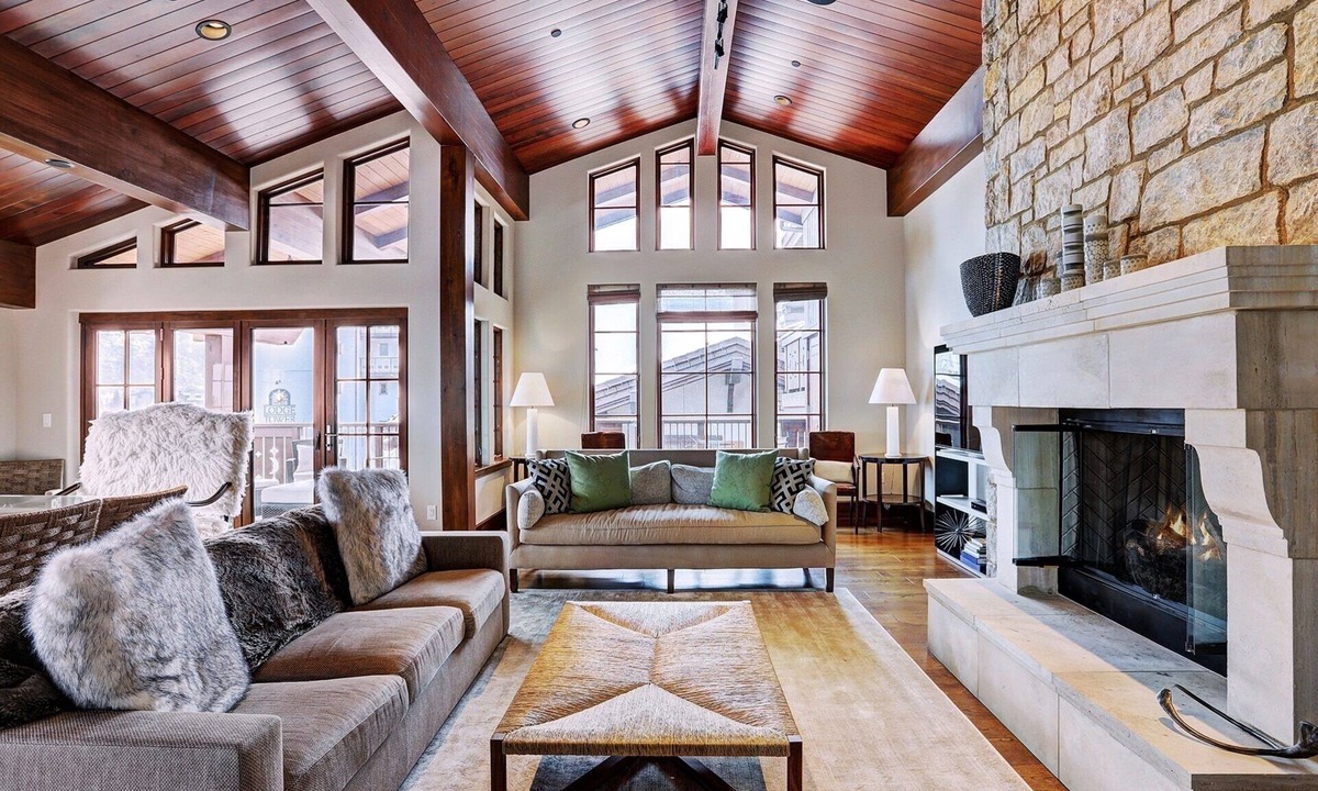 Vail House | Gorgeous 5 Bedroom Private Chalet in Vail Village Save 20% on 7+ Nights!