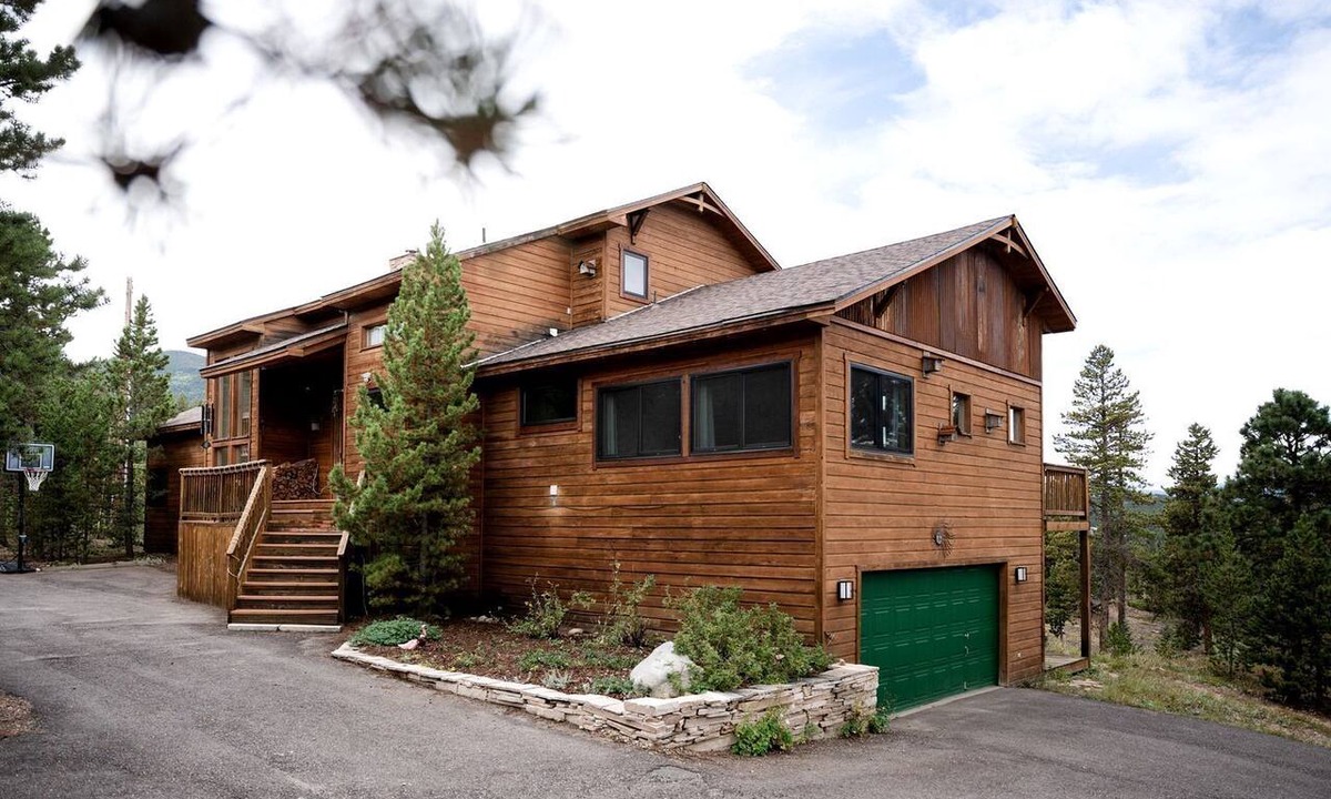 Coal Creek Cabin | Gorgeous Cabin with Amazing Views in Golden, Colorado