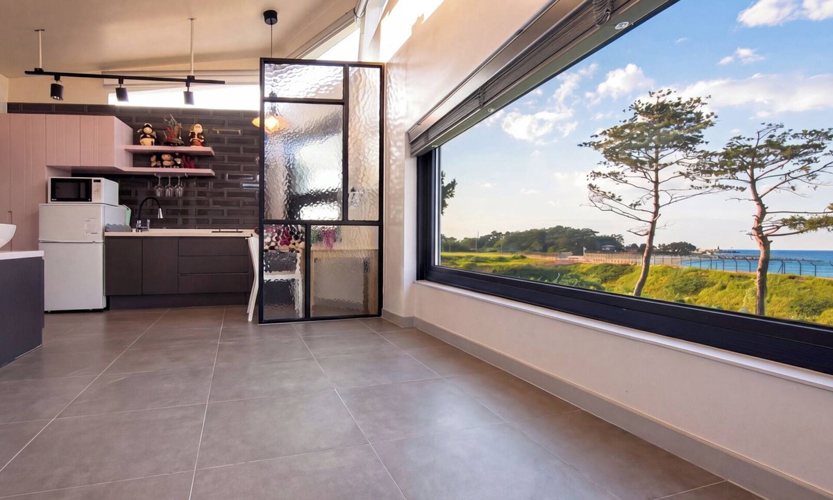 Toseong House | Gosung Christmas Pension
