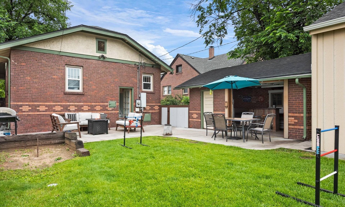 Rosedale House | GREAT LOCATION! 3 min to DU-10 min to downtown/gameroom/wifi/firepit/4 bedrooms