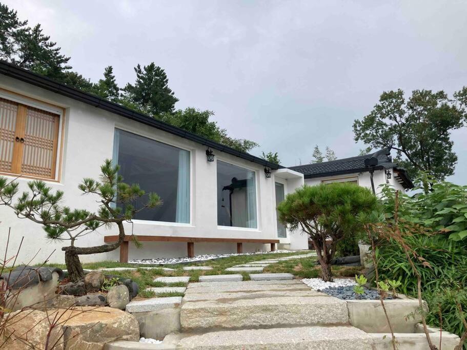 Gyeongju Villa | GuReung YeonGa