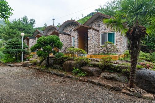 Gwangyang House | Gwangyang Sukhee's Hwangto Pension