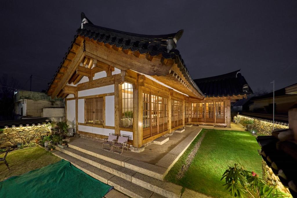Gyeongju House | Hanok Moonstay