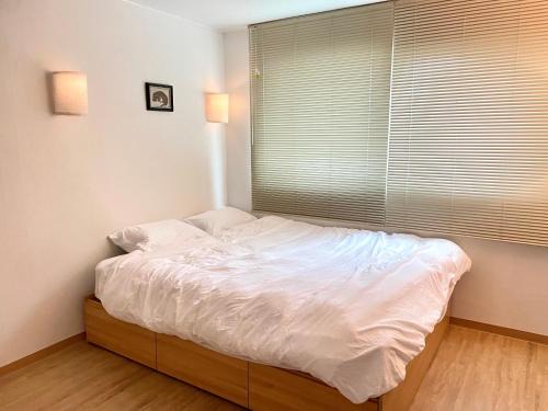 Seogyo-dong Apartment | Hapjeong Mangwon Two Room