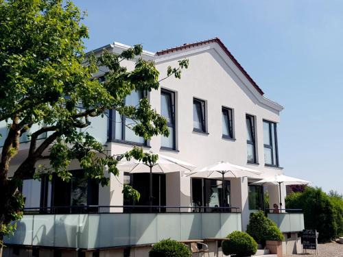 Fehmarn Hotel | Haus Achtern Diek in erster Reihe am Meer