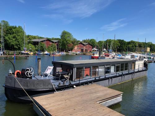 Danholm Boat Rental | Hausboot Dänholm