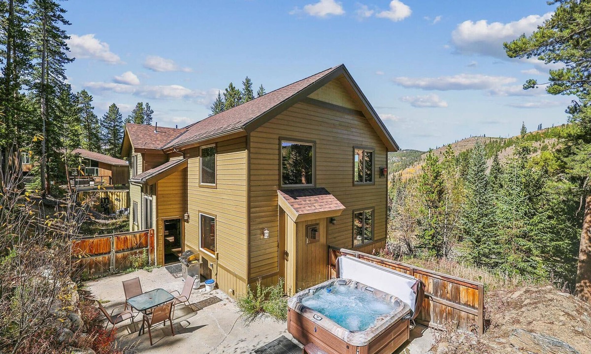 Breckenridge Heights House | High Point Lodge: Private Home, Cozy Patio Area & Hot Tub!