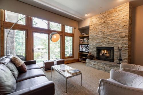 Highlands Townhomes Apartment | Highlands Townhome by Vail Realty