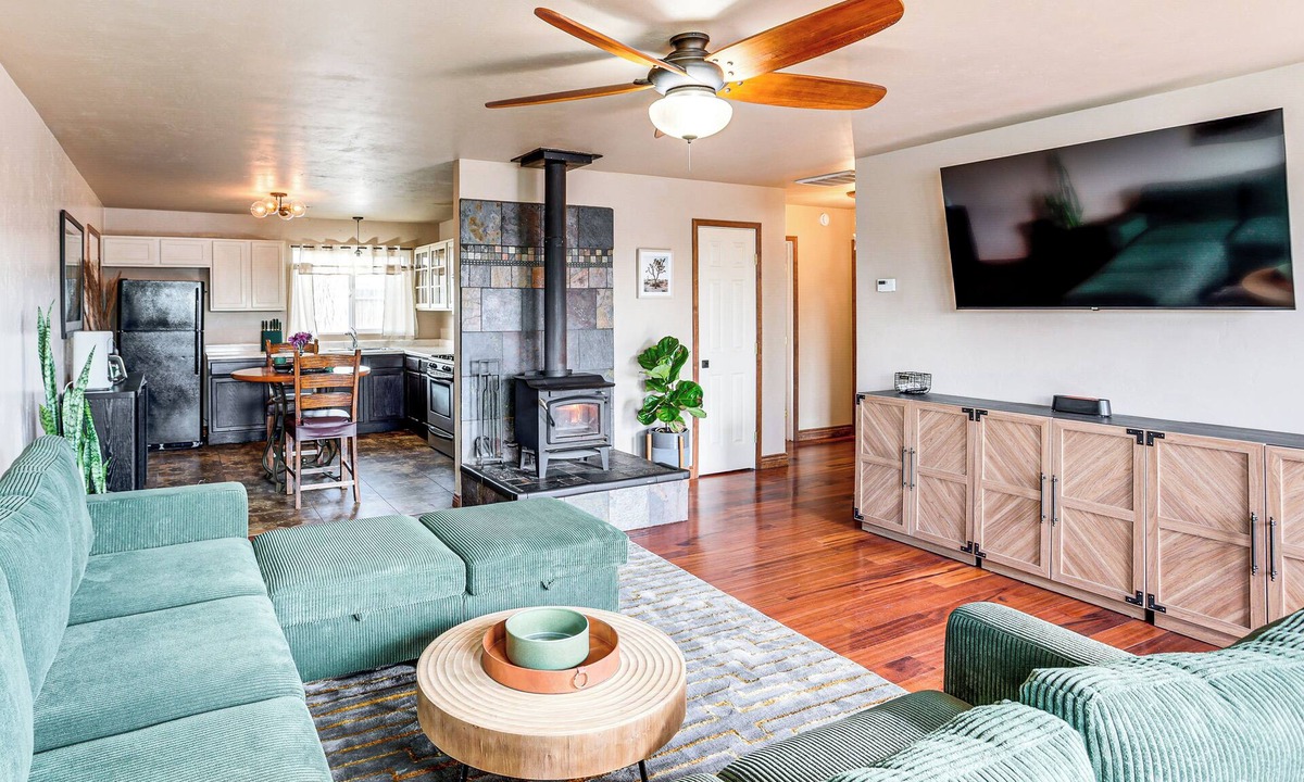 Farmington House | Hike & Golf: Farmington Home 1 Mi to Animas River!