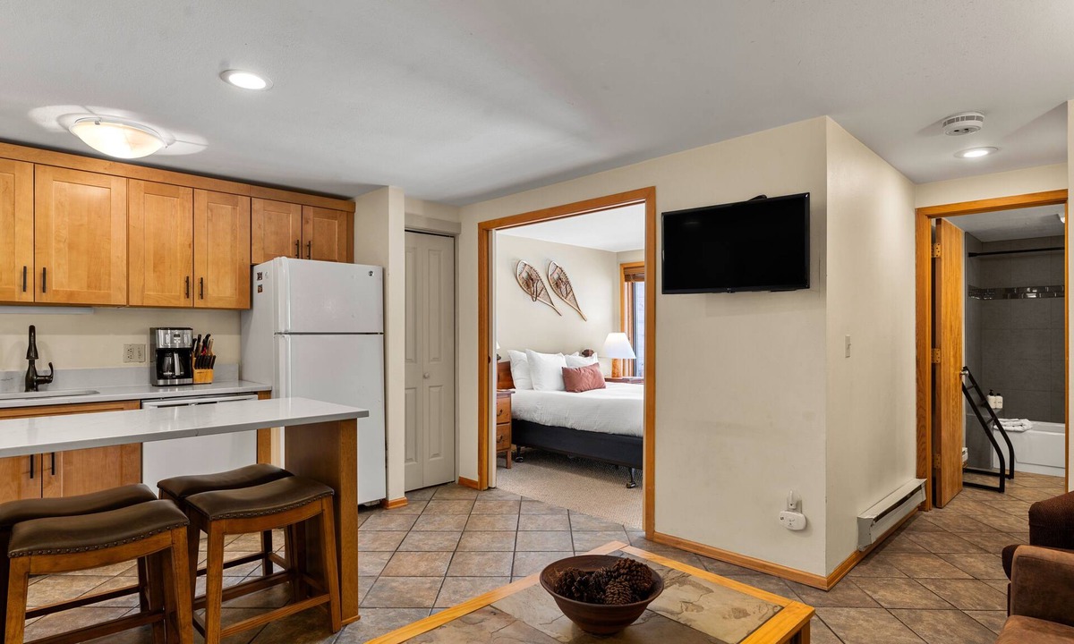 Four O'Clock Condo | Hiking, Biking & Ski in/Out; Walk to Town