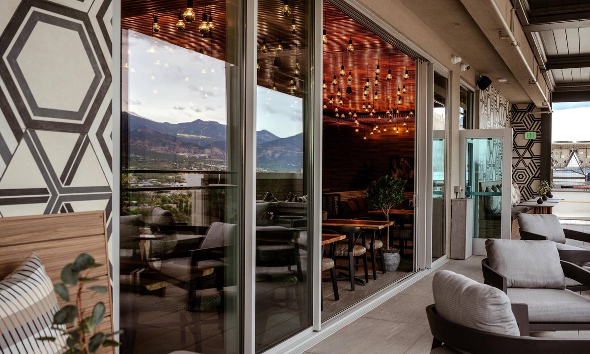 Downtown Colorado Springs Hotel | Hilton Garden Inn Colorado Springs Downtown