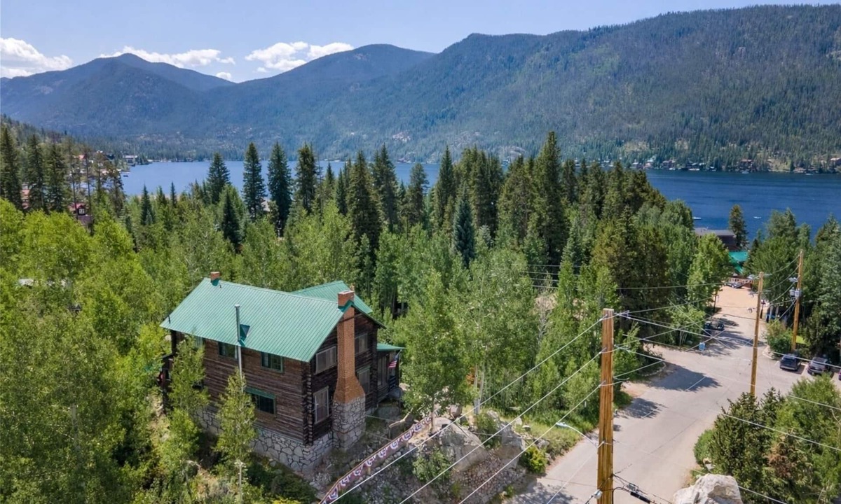 Grand Lake Cabin | Historic 1910 Lodge - Rustic Charm - Steps to Beach and Town - Screened Porch
