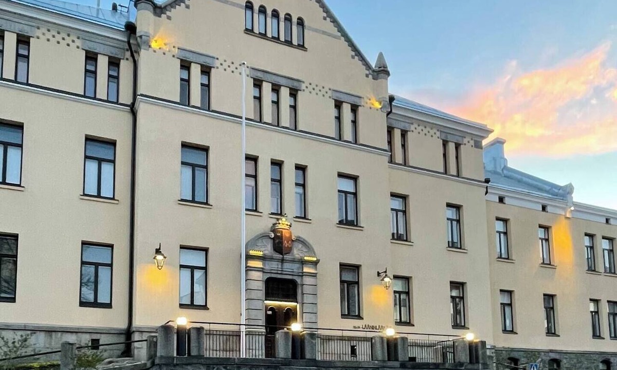 Kuopio Apartment | Historical 1BR Penthouse with Sauna