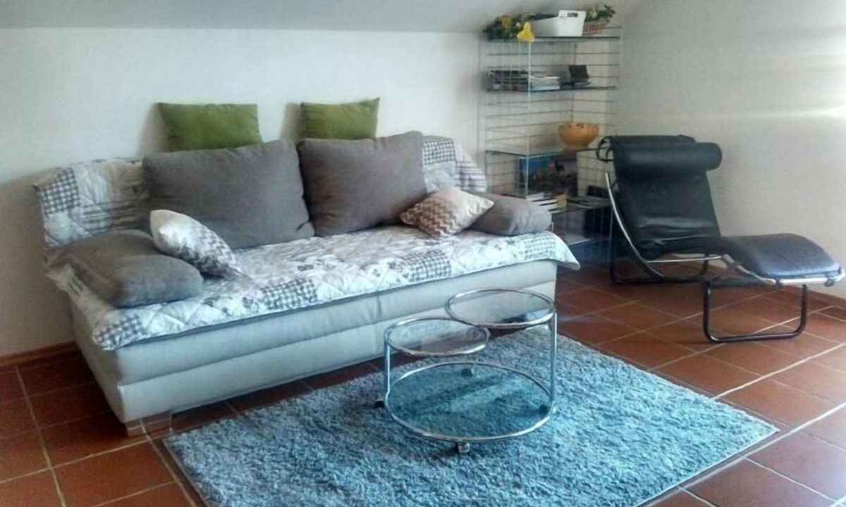 Osterhofen Apartment | Holiday flat "Heidi" with large balcony and wallbox