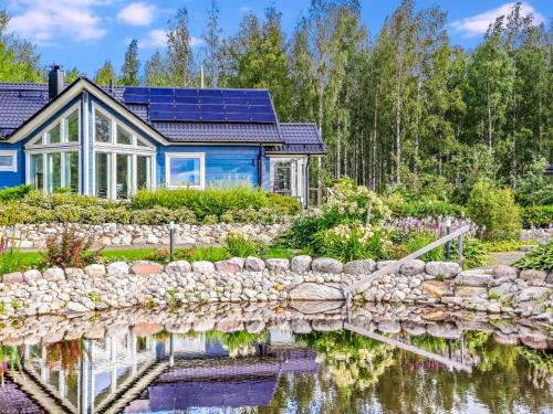 Toivakka House | Holiday Home Villa paasirinne a by Interhome