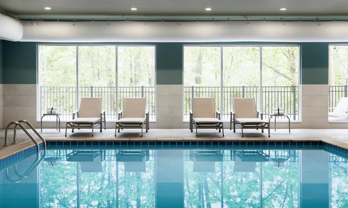 Commerce City Hotel | Holiday Inn Hotel And Suites Commerce City Denver Airport By Ihg