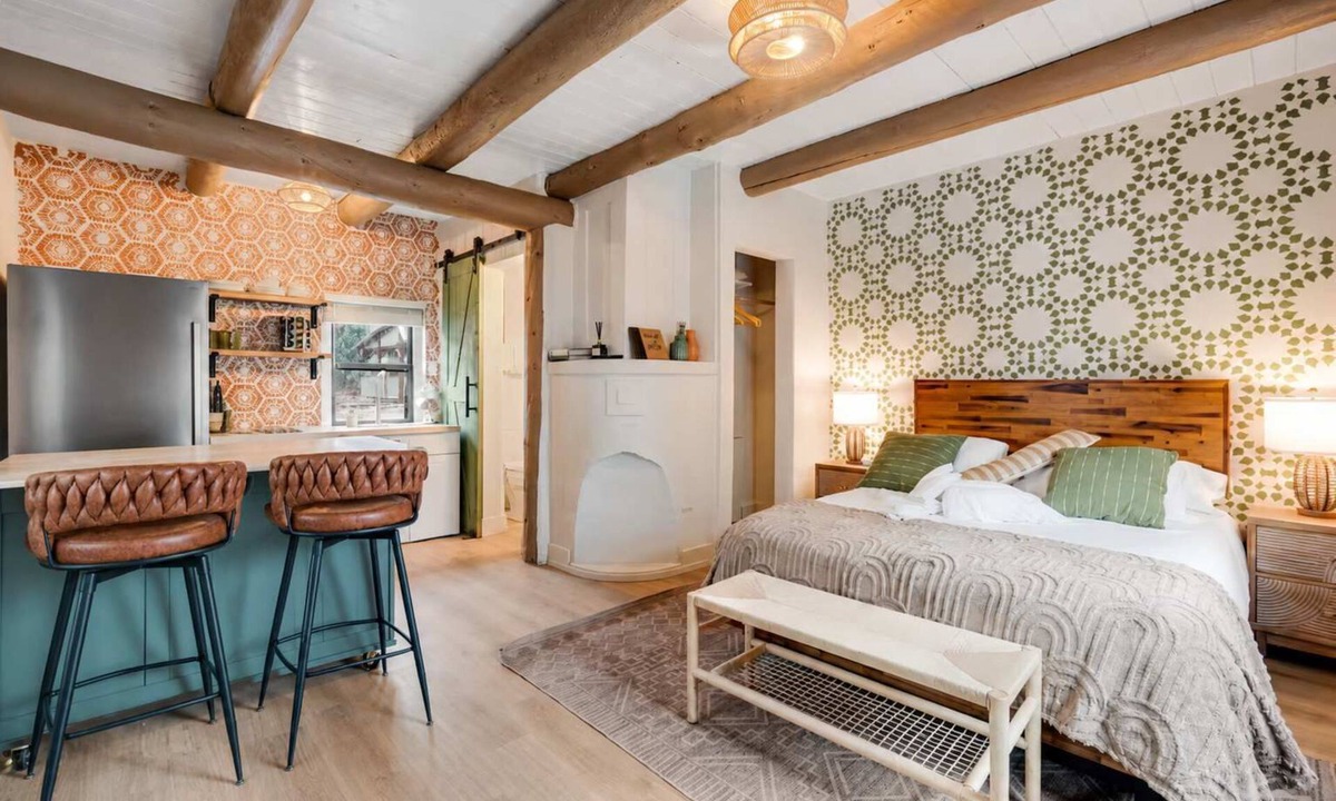 Manitou Springs Apartment | Homey Studio in Manitou Springs, Walk Downtown