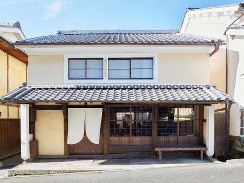 Uchiko Hostel | Hostel & Tatami Bar Uchikobare -内子晴れ-