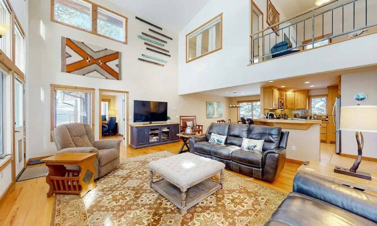 Twin Creek Village House | Hot Tub, Dog Friendly, Great Location