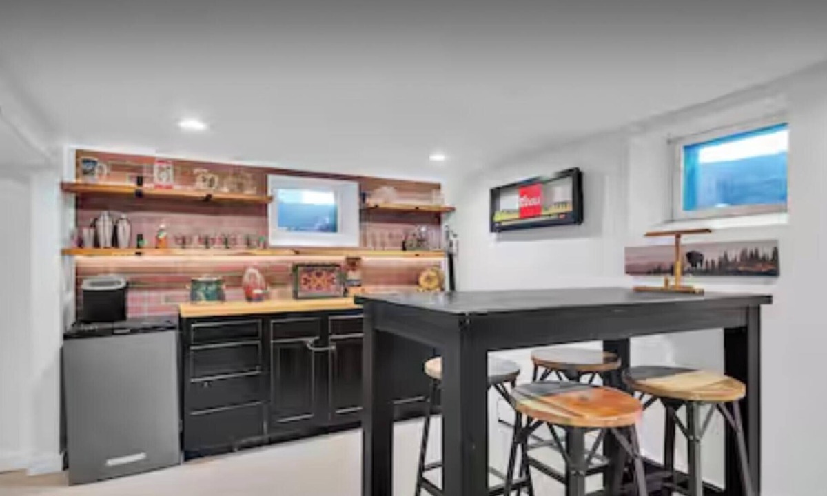 Sunnyside House | Hot Tub House with Theater, Firepit, Big Backyard