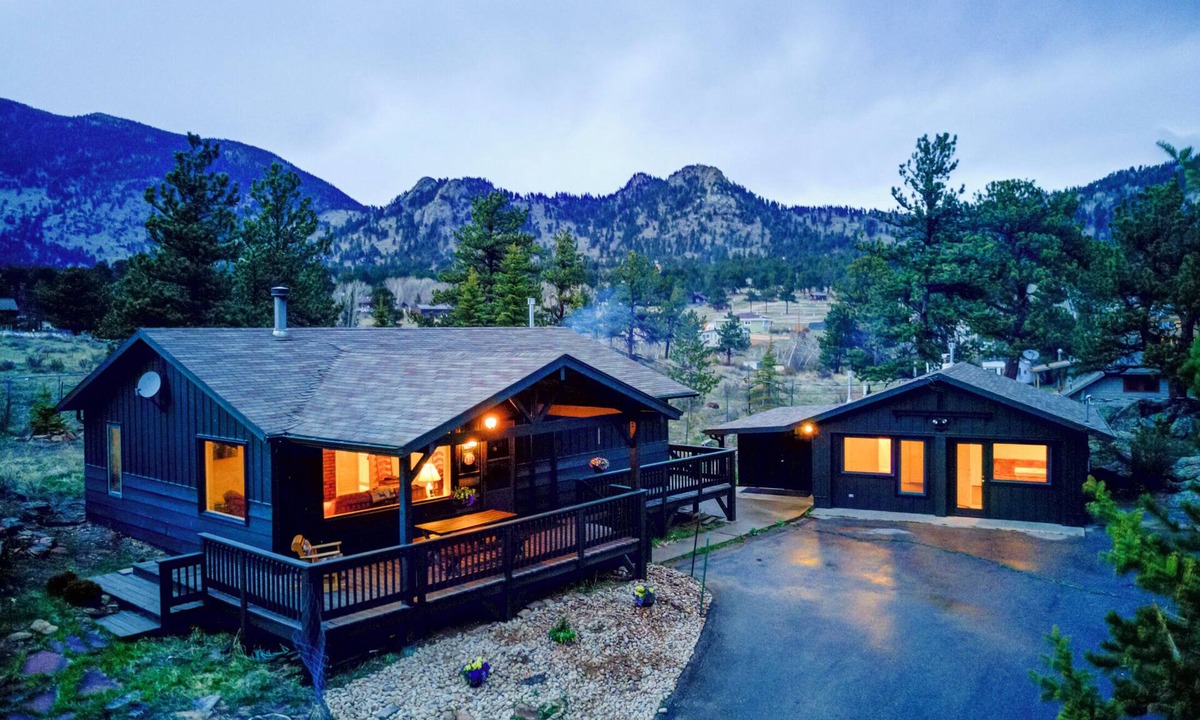 Estes Park House | Hot tub, life-size chess, playground, dog friendly + option of 2nd building!