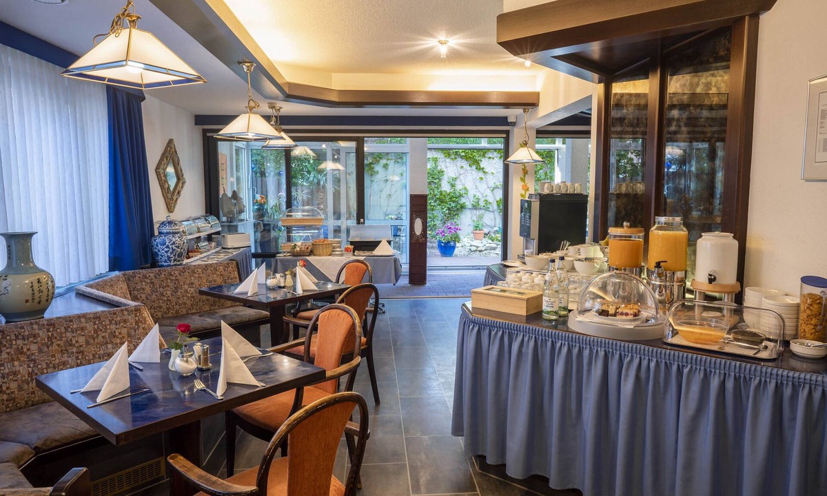 Ostheim Hotel | Hotel Astoria am Urachplatz