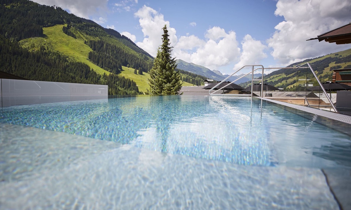 Saalbach Hotel | Hotel Astrid mit Panoramapool & inklusive JokerCard