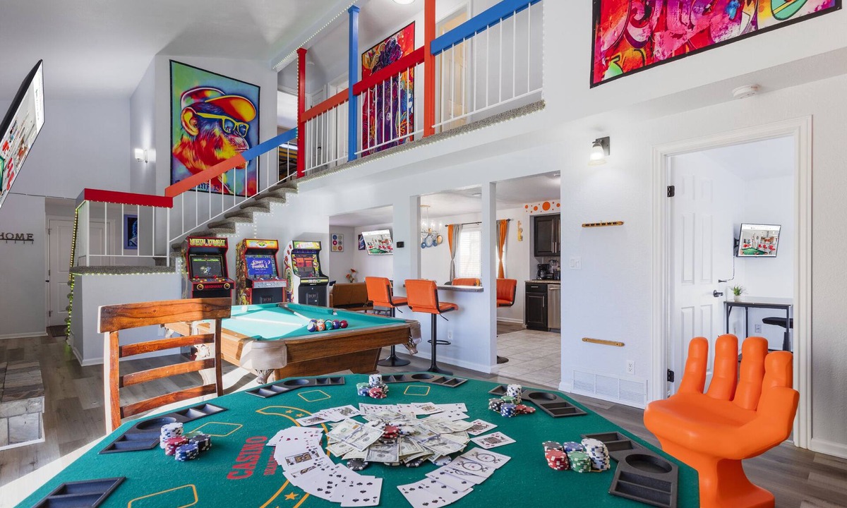 Ralston Valley House | HotTub Sauna Theater PS5 Arcade RedRocks 7BR 420