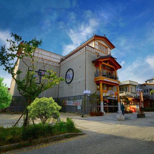 Jeonju House | Hwangsil Tourist Hotel Seojoong