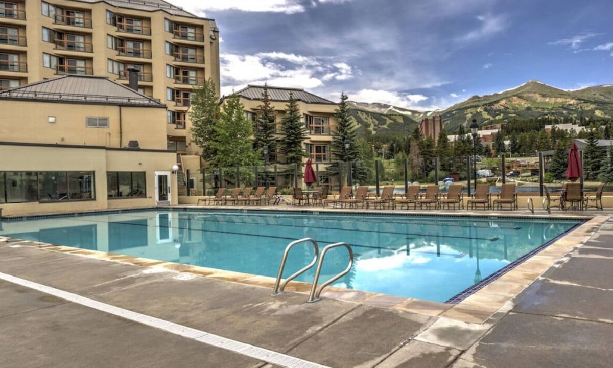 Peak 9 Condo | Hyatt Breck 3 bed or 2 bed + Studio Aug 13-20