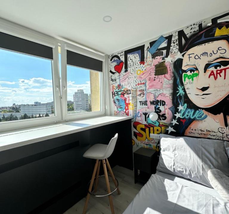 Prague 8 Apartment | IOS Apartments - Art studio with Free Parking