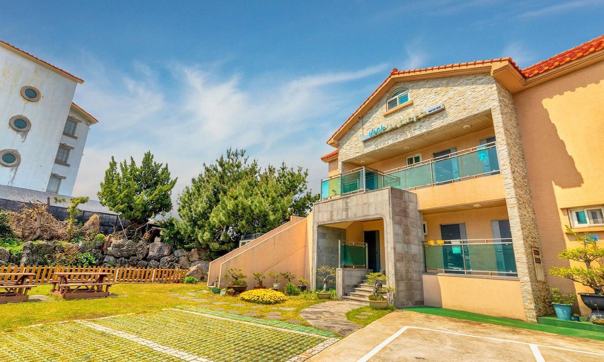 Downtown House | Jeju Badagreen Pension