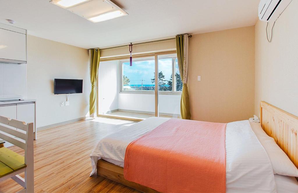 Taeheung-ri House | Jeju Pine Beach Pension