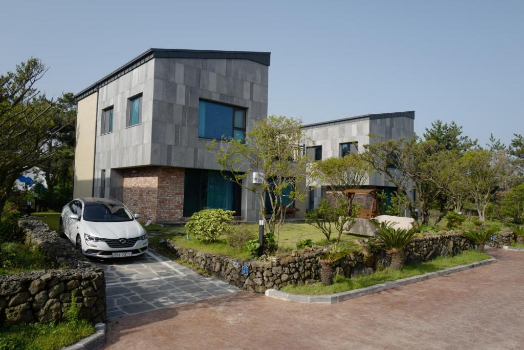 Hallim House | Jeju TheRiche Pension