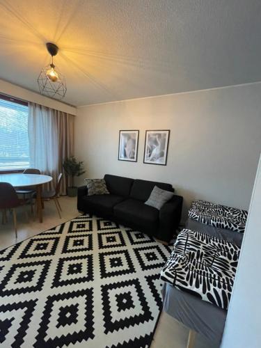 Ylamylly Apartment | Kaksio 51m2 ilmaisella pysäköinnillä ja parvekkeella