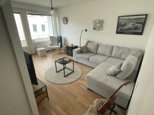 Jyvaskyla Apartment | Kolmikulman Kingi, a renovated flat with balcony