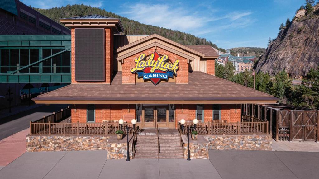 Black Hawk Hotel | Lady Luck Casino Black Hawk - A Caesars Rewards Destination