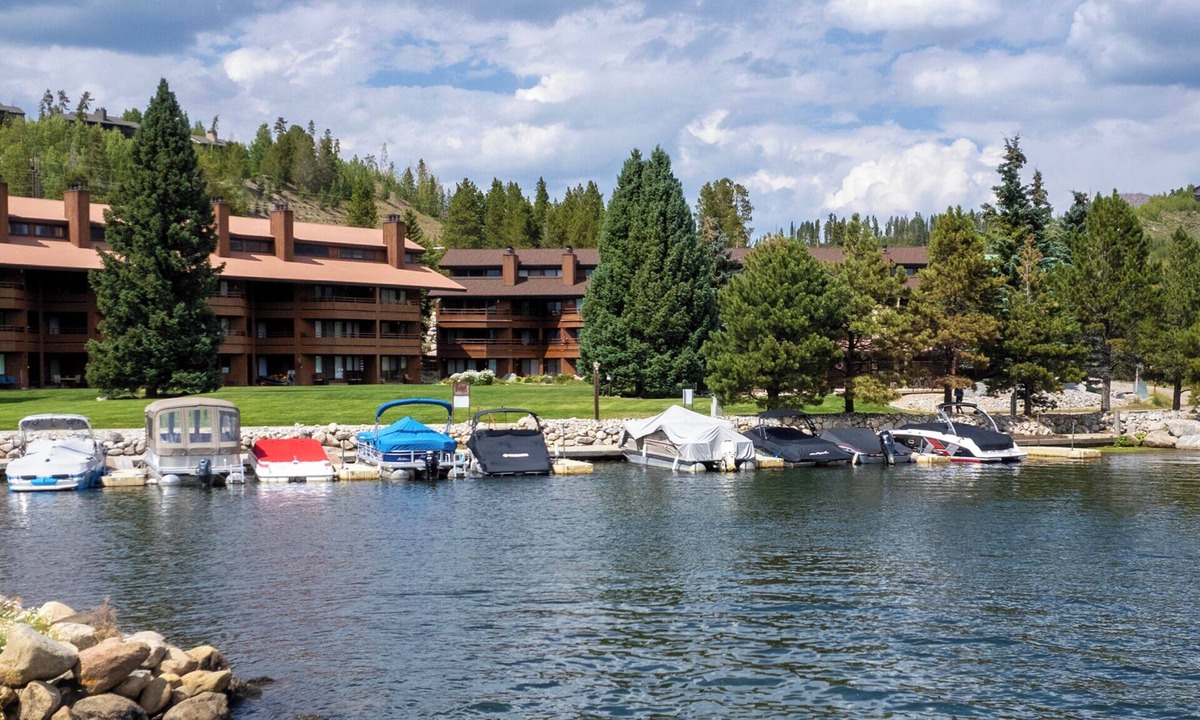 Grand Lake Condo | Lakefront + Ground Floor Condo - Two Patios - Near Downtown - W/D