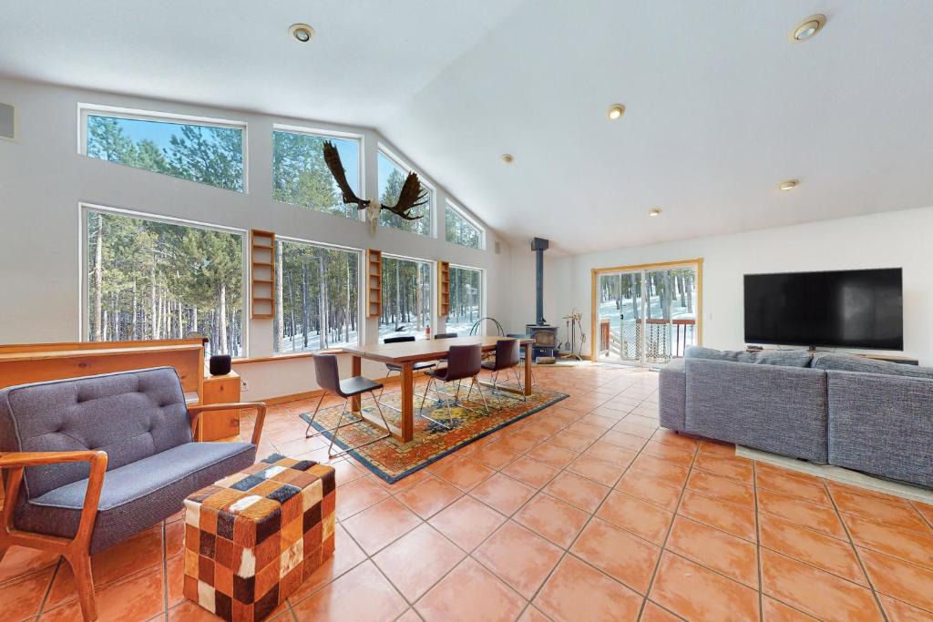 Valley of the Sun House | Lakeside Drive Retreat