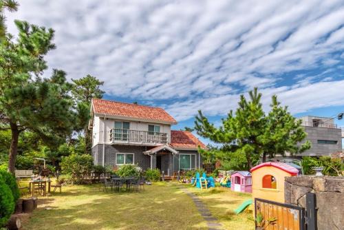 Hallim House | Lalala the Pretty Hyupjae Pension
