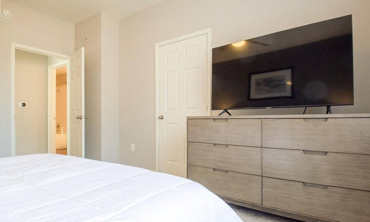 Briargate Apartment | Landing at Sagebrook Apartment Homes - 1 Bedroom in Briargate