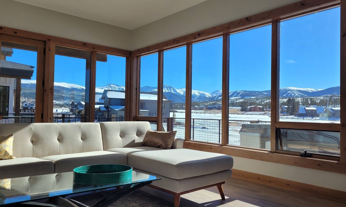 Fraser House | Large 4 bdr/ 4.5 bth Townhouse in Grand Park