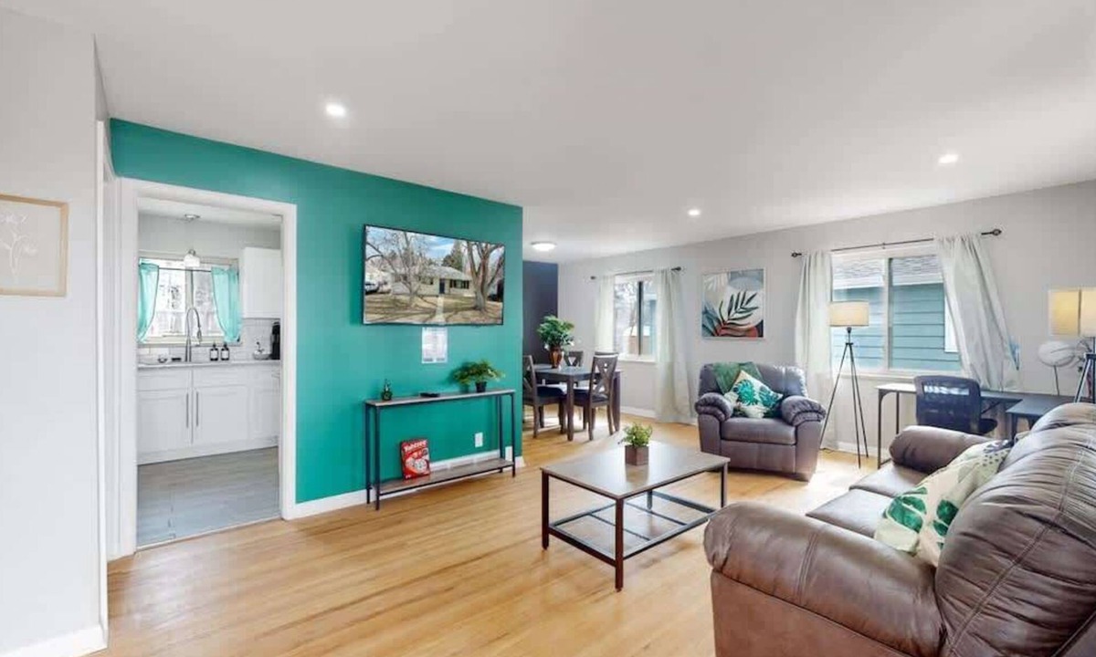 Virginia Village House | Large Family Retreat in Quiet Denver Spot