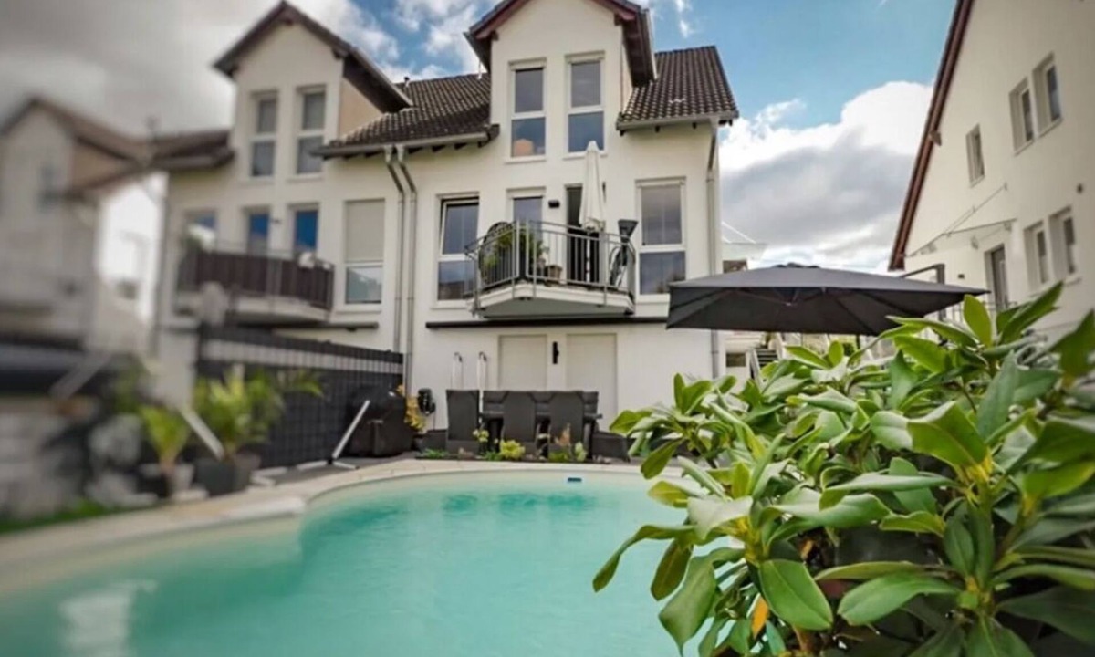 Bendorf House | Large semi-detached house with sauna, pool & garden