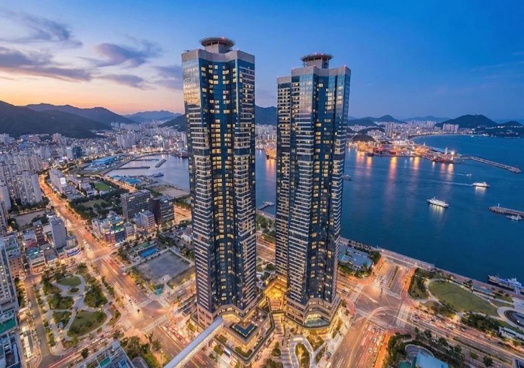 Ch'oryang-dong Apartment | Le Collective Busan station