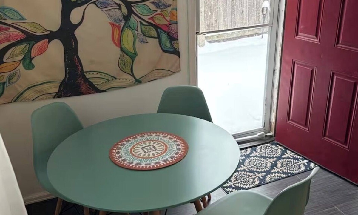 Sheridan House | Lilac Lodge near River Point