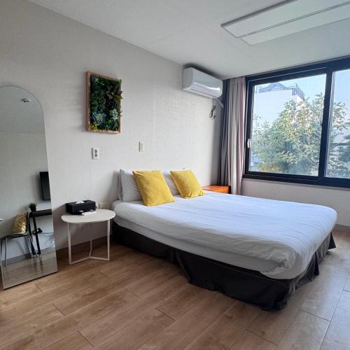 Aewol Apartment | Living in Jeju Island