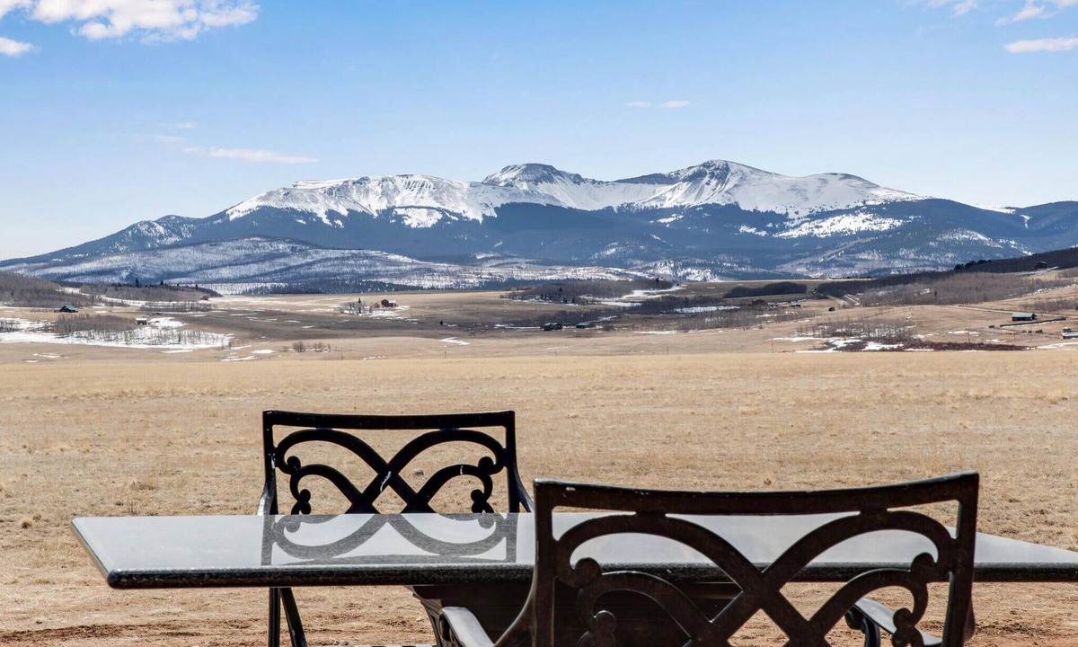 Fairplay House | Log Cabin W Hot Tub, Views &159 Acres for ATV Riding!